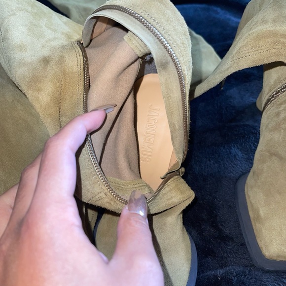 Jacquemus Les Bottes Carré Ronds boots in Khaki - Picture 10 of 14